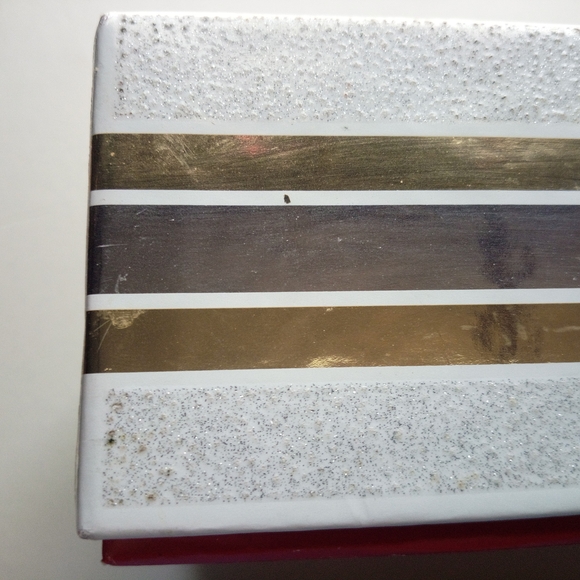 Estée Lauder Holiday Protect + Hydrate Gift 4pc Set - Picture 6 of 16